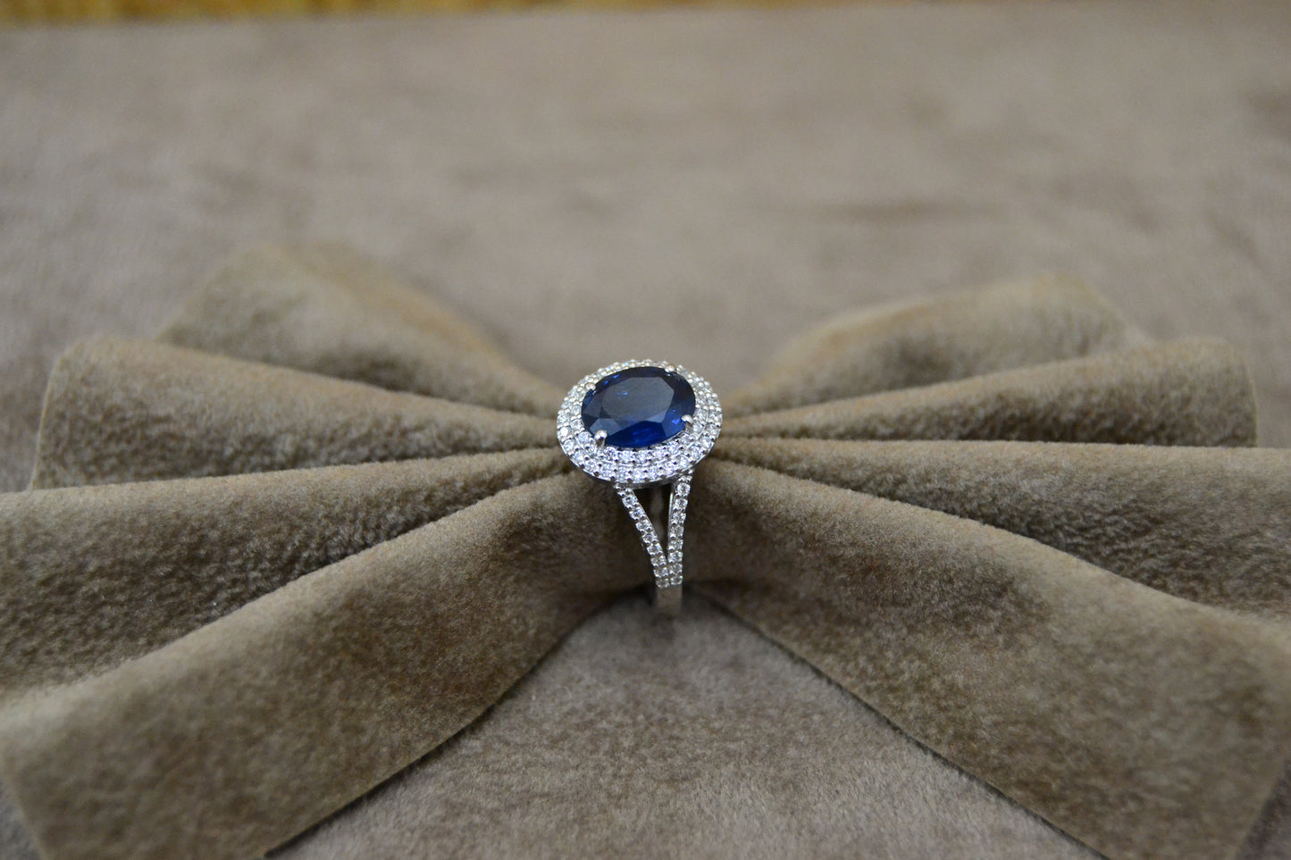 Anello zaffiro