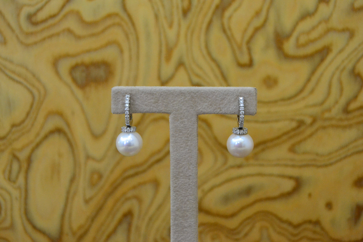 Orecchini pendenti con perle