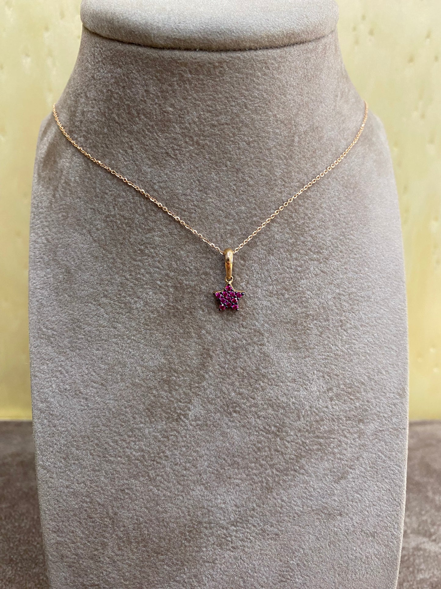 Collana stella fucsia