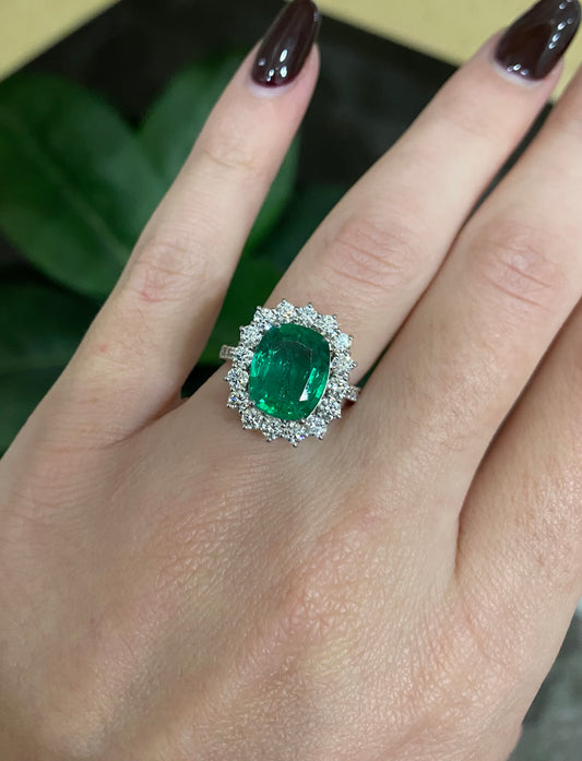 Anello Smeraldo taglio cuscino